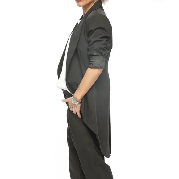 Women's Black Blazer - Picture 6 of 7